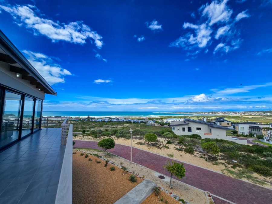 5 Bedroom Property for Sale in Stilbaai Oos Western Cape